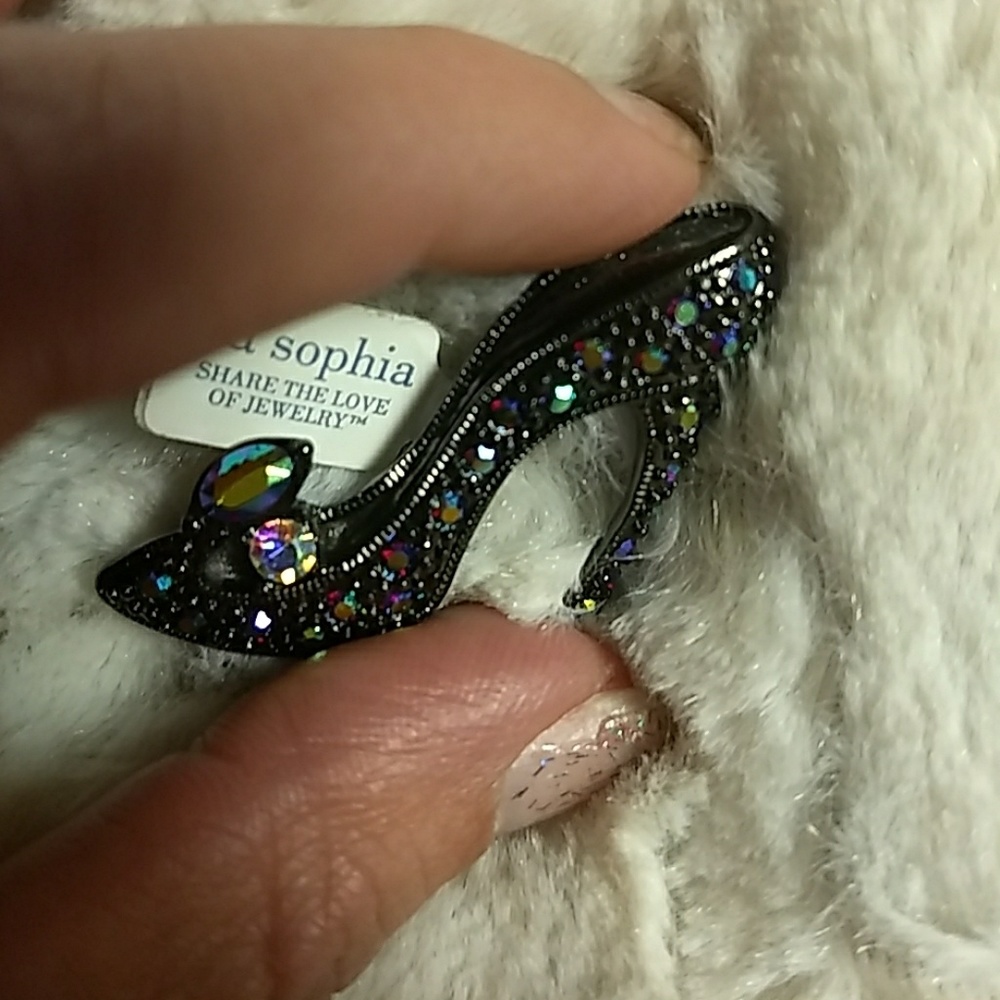 Pin - Picture 4 of 4